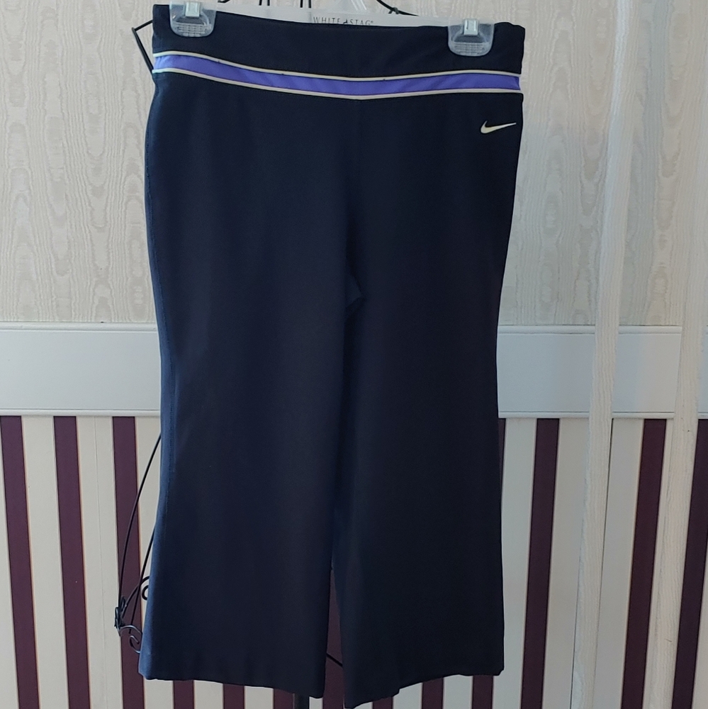 🔴SOLD 🔴Nike Women's Fit Dry Capri Athletic - Picture 5 of 11